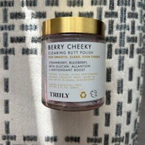 TRULY Berry Cheeky Clearing Butt Polish - NWT